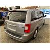 Image 15 : PARKSVILLE - 2016 CHRYSLER TOWN AND COUNTRY SILVER  114381 KMS - D212414