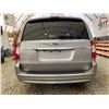 Image 17 : PARKSVILLE - 2016 CHRYSLER TOWN AND COUNTRY SILVER  114381 KMS - D212414