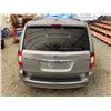 Image 19 : PARKSVILLE - 2016 CHRYSLER TOWN AND COUNTRY SILVER  114381 KMS - D212414