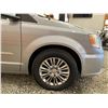 Image 25 : PARKSVILLE - 2016 CHRYSLER TOWN AND COUNTRY SILVER  114381 KMS - D212414