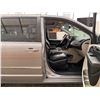 Image 36 : PARKSVILLE - 2016 CHRYSLER TOWN AND COUNTRY SILVER  114381 KMS - D212414