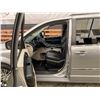 Image 48 : PARKSVILLE - 2016 CHRYSLER TOWN AND COUNTRY SILVER  114381 KMS - D212414