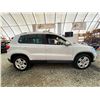 Image 11 : PARKSVILLE - 2016 VOLKSWAGEN TIGUAN  WHITE 169795 KMS - D577447