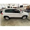 Image 12 : PARKSVILLE - 2016 VOLKSWAGEN TIGUAN  WHITE 169795 KMS - D577447