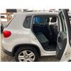 Image 40 : PARKSVILLE - 2016 VOLKSWAGEN TIGUAN  WHITE 169795 KMS - D577447