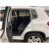 Image 45 : PARKSVILLE - 2016 VOLKSWAGEN TIGUAN  WHITE 169795 KMS - D577447