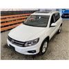 Image 4 : PARKSVILLE - 2016 VOLKSWAGEN TIGUAN  WHITE 169795 KMS - D577447