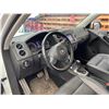 Image 50 : PARKSVILLE - 2016 VOLKSWAGEN TIGUAN  WHITE 169795 KMS - D577447