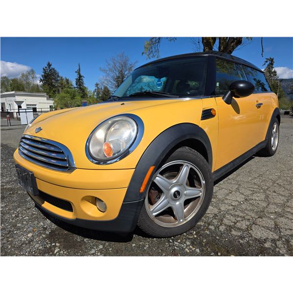 DUNCAN - 2008 MINI CLUBMAN YELLOW  211369 KMS - JP97027