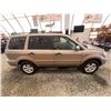 Image 12 : PARKSVILLE - 2003 HONDA PILOT BROWN 197354 KMS - P006238