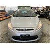 Image 6 : PARKSVILLE - 2011 FORD FIESTA SILVER  159257 KMS - D192117
