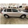 Image 12 : PARKSVILLE - 2005 PORSCHE CAYENNE SILVER  231955 KMS - JA61987