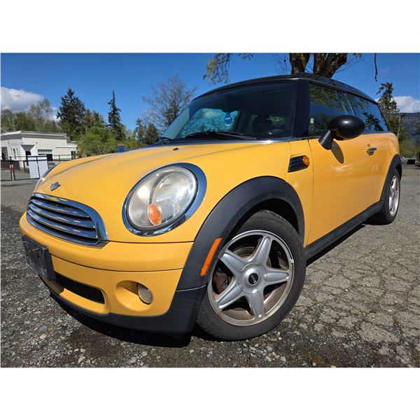 DUNCAN - 2008 MINI CLUBMAN YELLOW  211369 KMS - JP97027