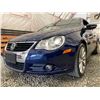 Image 2 : PARKSVILLE - 2010 VOLKSWAGEN EOS BLUE 107851 KMS - D013361