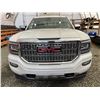 Image 6 : PARKSVILLE - 2017 GMC SIERRA WHITE 197024 KMS - D477404