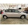 Image 11 : PARKSVILLE - 2012 NISSAN VERSA GRAY 151558 KMS - B804519