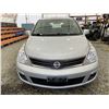 Image 6 : PARKSVILLE - 2012 NISSAN VERSA GRAY 151558 KMS - B804519