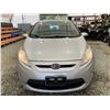 Image 6 : PARKSVILLE - 2011 FORD FIESTA SILVER  159257 KMS - D192117