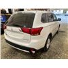 Image 15 : PARKSVILLE - 2018 MITSUBISHI OUTLANDER WHITE 139288 KMS - D608167