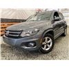 Image 1 : PARKSVILLE - 2014 VOLKSWAGEN TIGUAN GREY 254533 KMS - B619320
