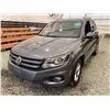 Image 3 : PARKSVILLE - 2014 VOLKSWAGEN TIGUAN GREY 254533 KMS - B619320