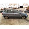 Image 12 : PARKSVILLE - 2006 PONTIAC VIBE BLUE 290520 KMS - B401857