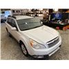 Image 10 : PARKSVILLE - 2010 SUBARU OUTBACK WHITE 301816 KMS - D355876