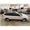 Image 13 : PARKSVILLE - 2010 SUBARU OUTBACK WHITE 301816 KMS - D355876