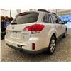 Image 14 : PARKSVILLE - 2010 SUBARU OUTBACK WHITE 301816 KMS - D355876