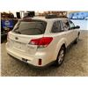 Image 15 : PARKSVILLE - 2010 SUBARU OUTBACK WHITE 301816 KMS - D355876