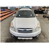 Image 7 : PARKSVILLE - 2010 SUBARU OUTBACK WHITE 301816 KMS - D355876