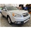 Image 8 : PARKSVILLE - 2010 SUBARU OUTBACK WHITE 301816 KMS - D355876