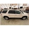 Image 12 : PARKSVILLE - 2012 GMC ACADIA WHITE 200757 KMS - P352526