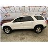 Image 23 : PARKSVILLE - 2012 GMC ACADIA WHITE 200757 KMS - P352526