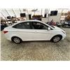 Image 12 : PARKSVILLE - 2013 HYUNDAI ACCENT WHITE 127859 KMS - D435249