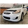 Image 2 : PARKSVILLE - 2013 HYUNDAI ACCENT WHITE 127859 KMS - D435249