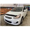 Image 3 : PARKSVILLE - 2013 HYUNDAI ACCENT WHITE 127859 KMS - D435249