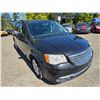 Image 6 : DUNCAN - 2014 CHRYSLER TOWN AND COUNTRY BLACK 266746 KMS - D116997
