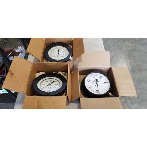 3 NEW 6 INCH GAUGES, 2 PRESSURE AND 1 STRAIN GAUGE