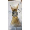 Image 2 : NEW KELLY WEARSTLER STRADA SMALL SCONCE IN GILD