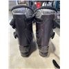 Image 5 : HEAD SKI BOOTS SIZE 308M, HELMET AND GOGGLES