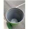 Image 4 : 200 LITER FOOD GRADE STEEL DRUM WITH LID