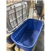 Image 4 : 5 RUBBER MAID STORAGE TOTES W/ LIDS