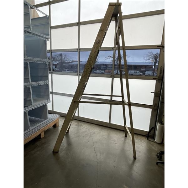 8FT ALUMINUM A-FRAME LADDER