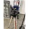 Image 5 : VINTAGE SPOTTING SCOPE ON TRIPOD
