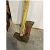 Image 3 : SLEDGE HAMMER, AXE AND SPLITTING MAUL HEAD