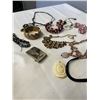 Image 4 : LOT OF ASSORTED JEWELRY
