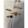 Image 3 : AIRPORT CHALET POCKET KNOFE, MISC, TIE PINS AND TIE BARS