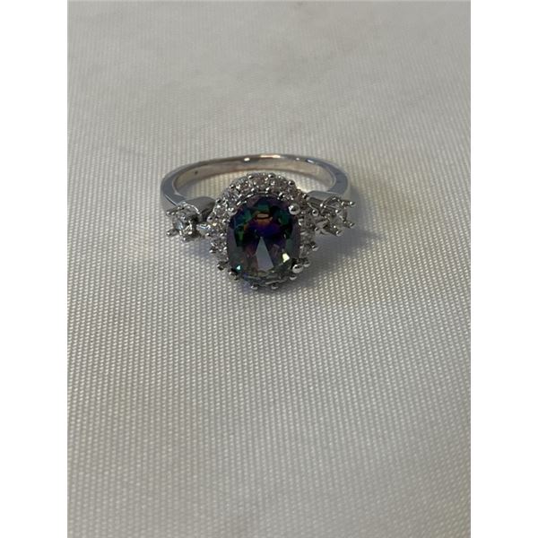 SILVER PLATED RING W/ MYSTIC TOPAZ, UNMARKED SIZE 8