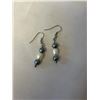 Image 2 : 6 PAIRS OF MISC SILVER AND STERLING SILVER W/ PEARLS AND BEADS DANGLE EARRINGS